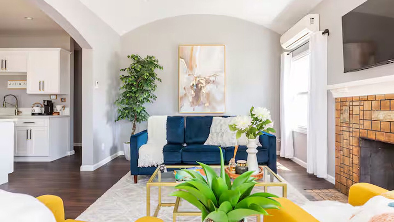 Photo of Livingroom in East Los Angeles