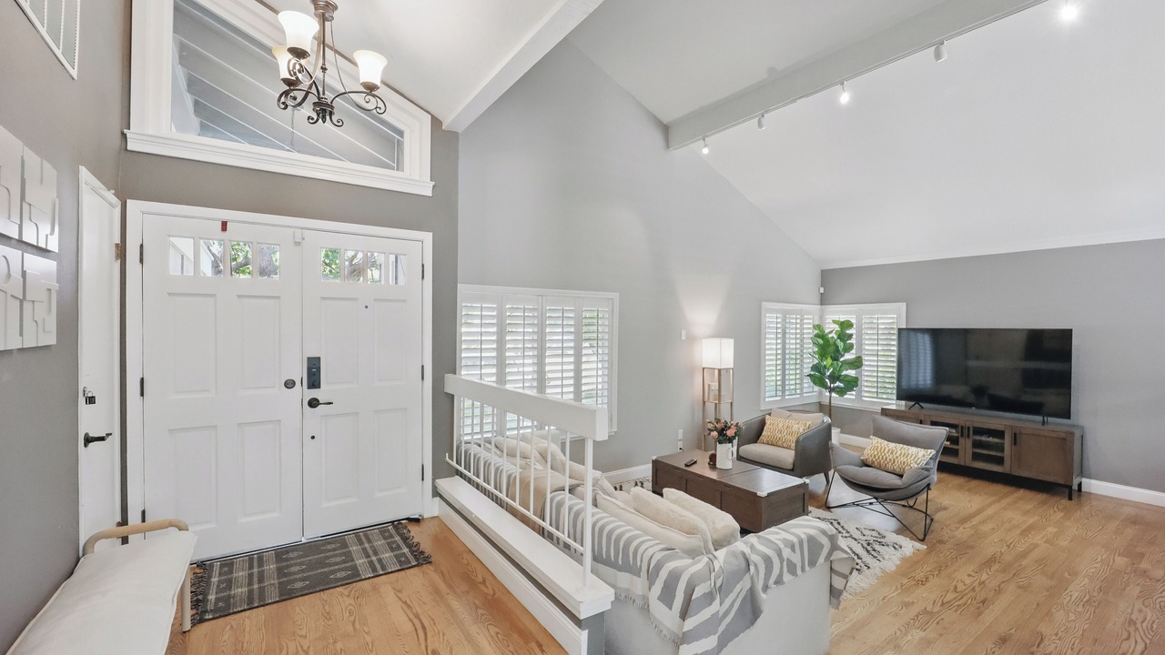 Photo of Livingroom in East San Jose