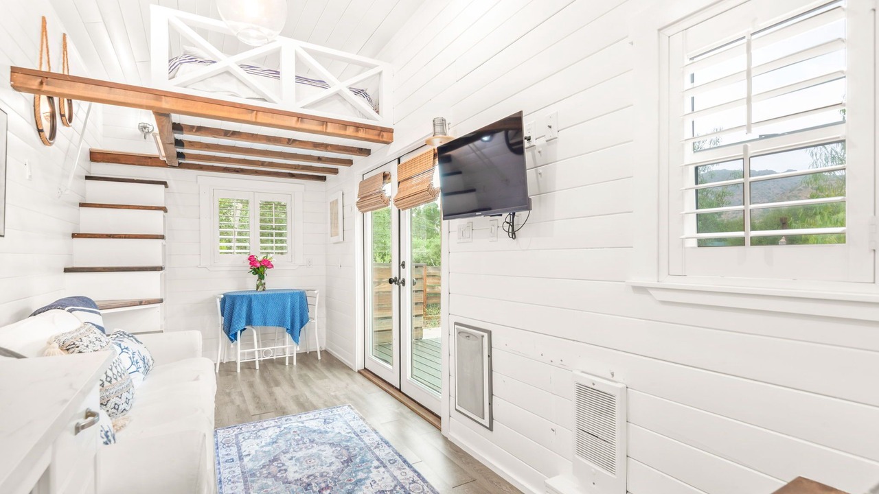 Photo of Livingroom in Agoura Hills