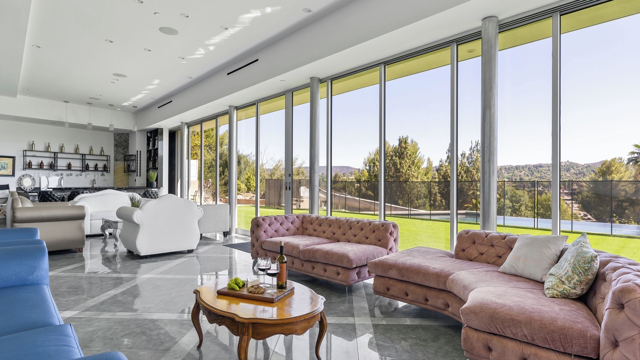 Photo of Bedroom in Woodland Hills