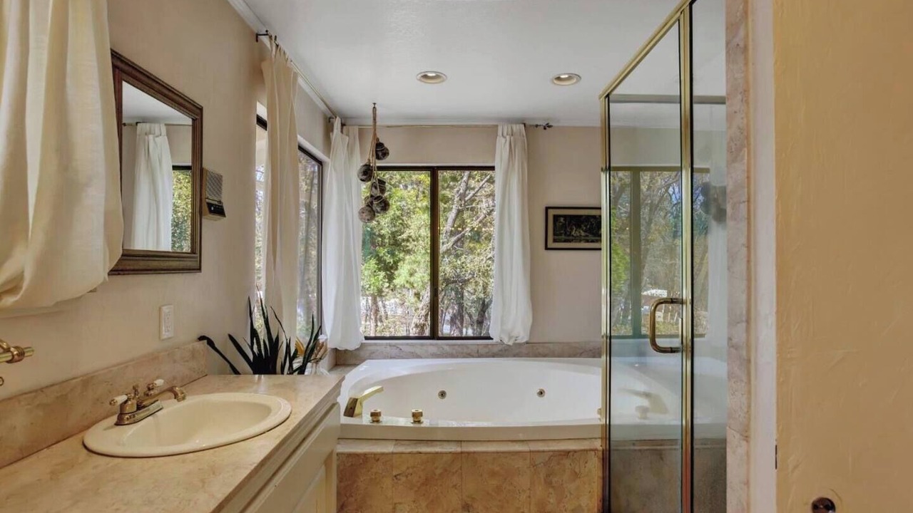 Photo of Bathroom in Cedar Ridge