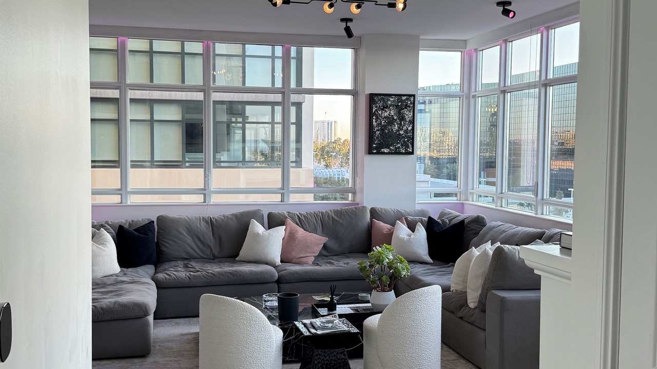 Photo of Livingroom in Irvine Business Complex