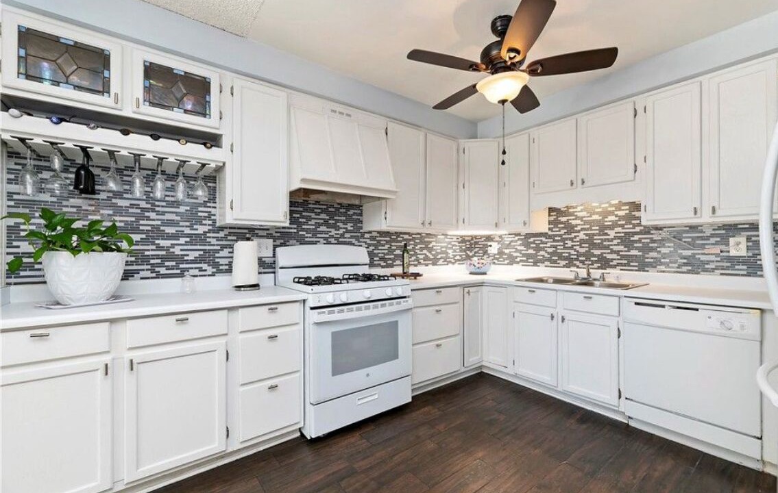 Photo of Kitchen in Corona