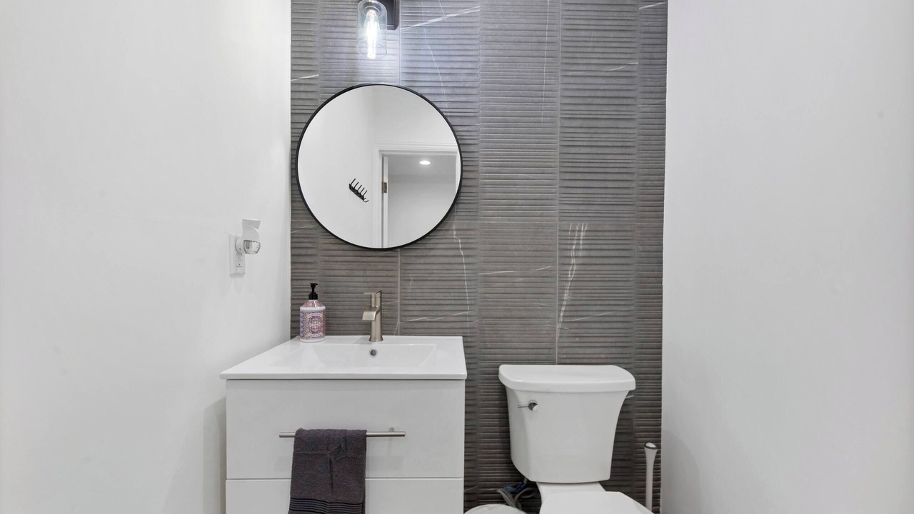 Photo of Bathroom in Los Angeles