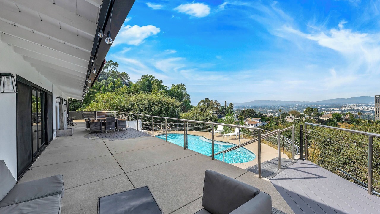 Photo of Patio Balcony in Los Angeles