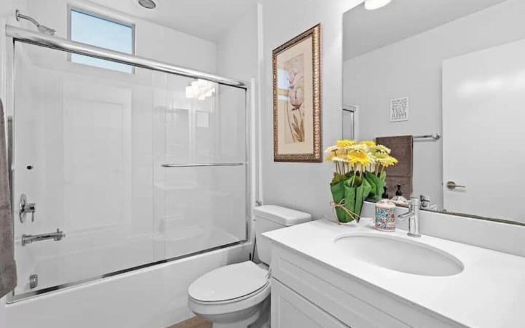 Photo of Bathroom in Harbor