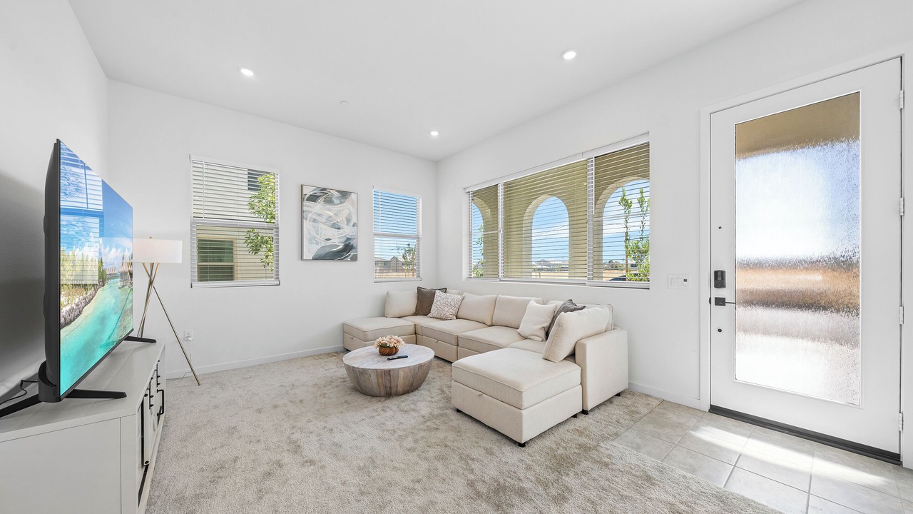 Photo of Livingroom in Ontario