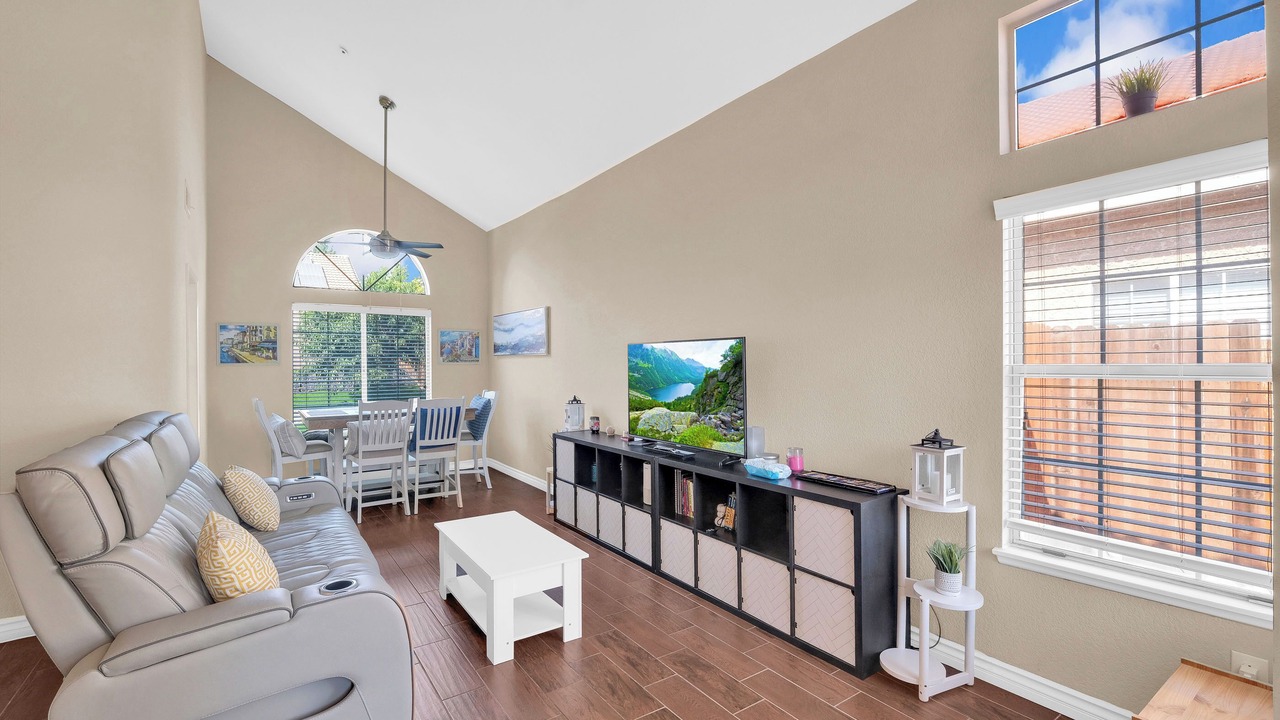 Photo of Livingroom in Fontana