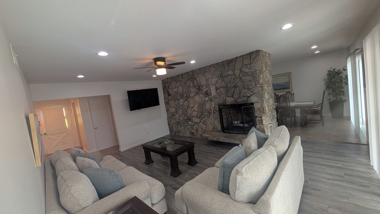 Photo of Livingroom in Downey