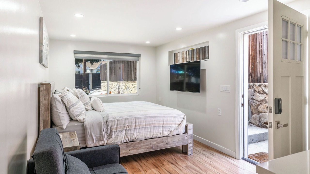 Photo of Bedroom in La Crescenta-Montrose