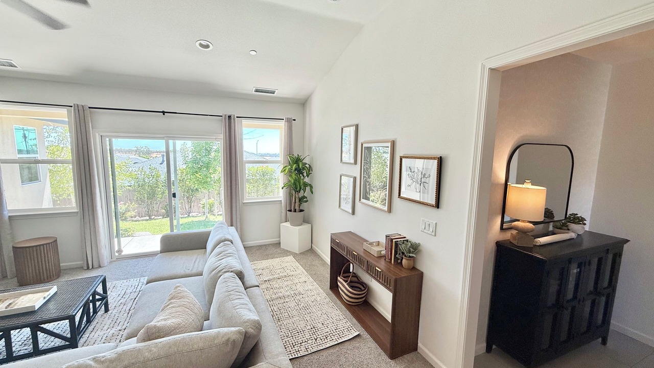 Photo of Livingroom in Chico