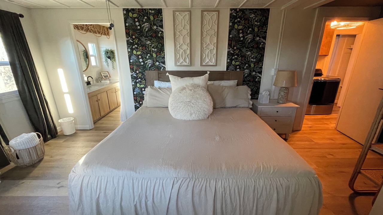 Photo of Bedroom in Raisin