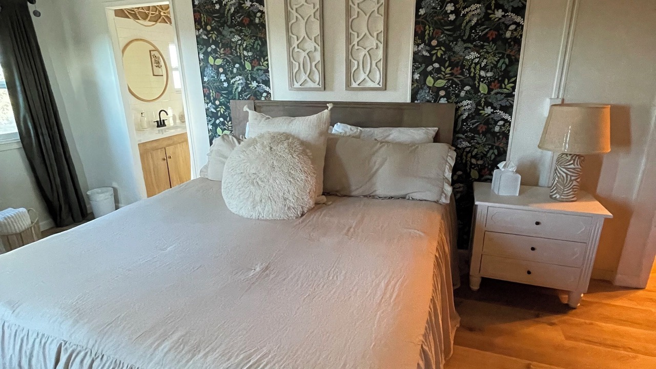 Photo of Bedroom in Raisin