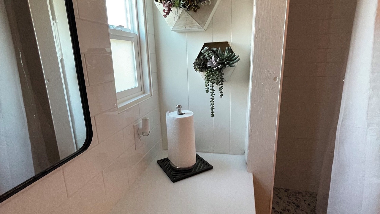 Photo of Bathroom in Raisin