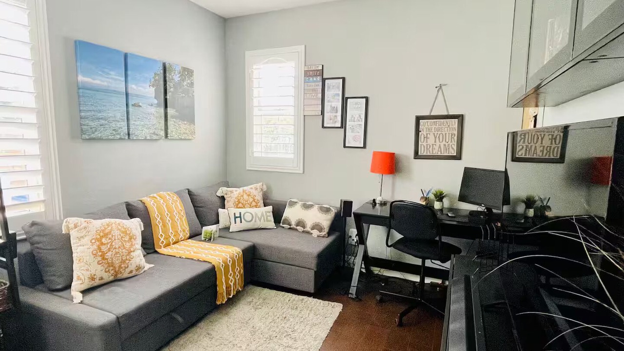 Photo of Livingroom in Ontario