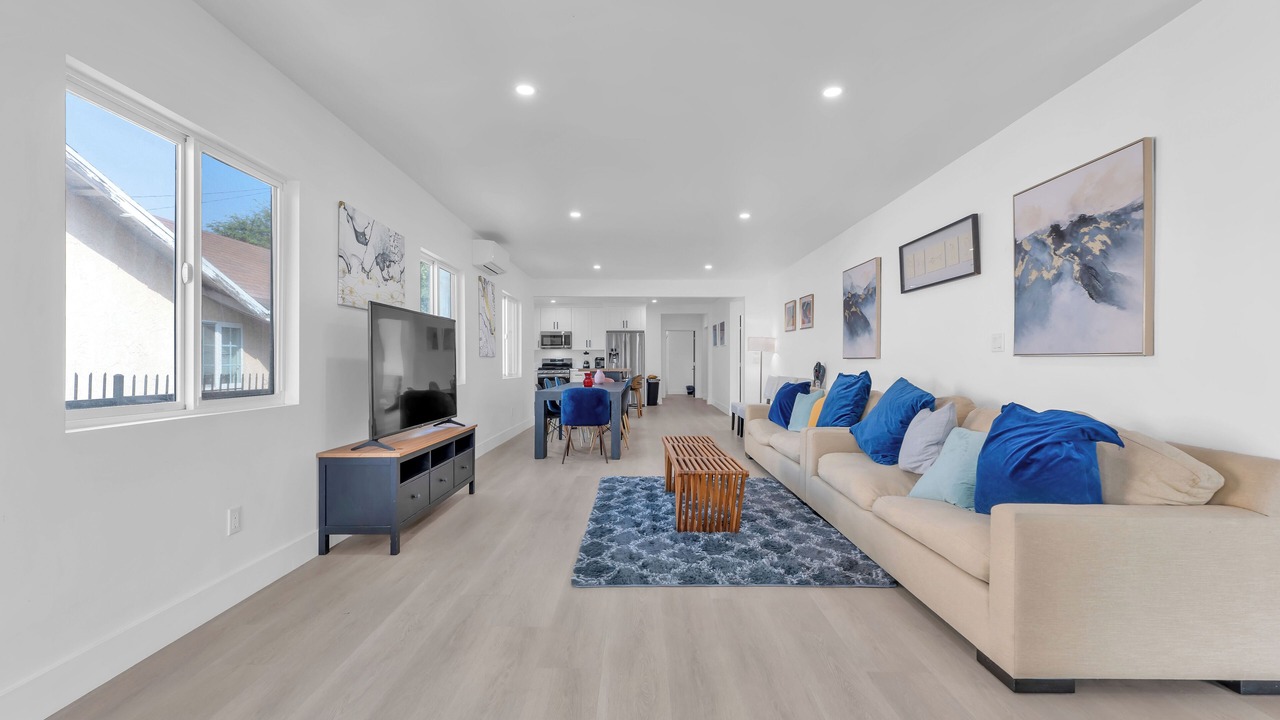 Photo of Livingroom in Cypress Park