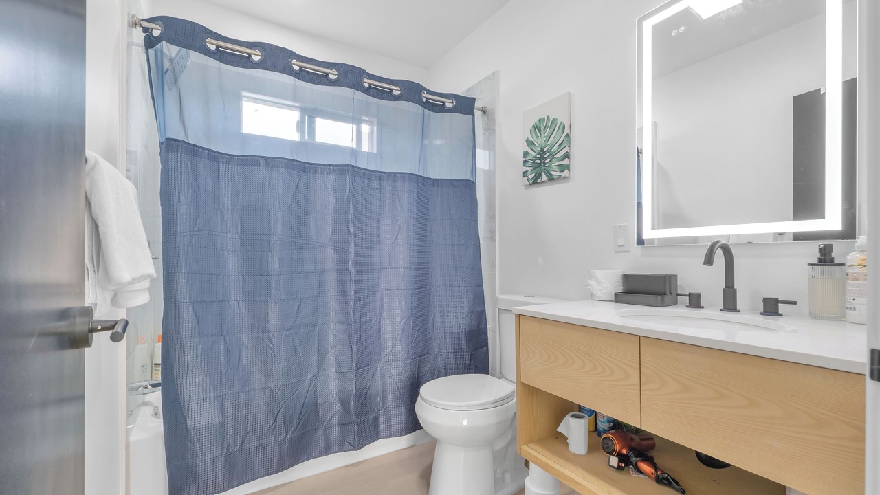 Photo of Bathroom in Cypress Park