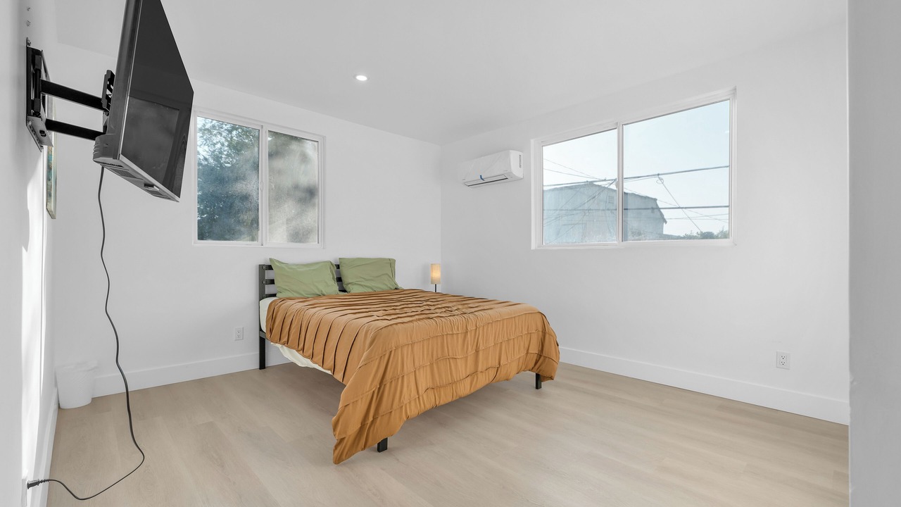 Photo of Bedroom in Cypress Park