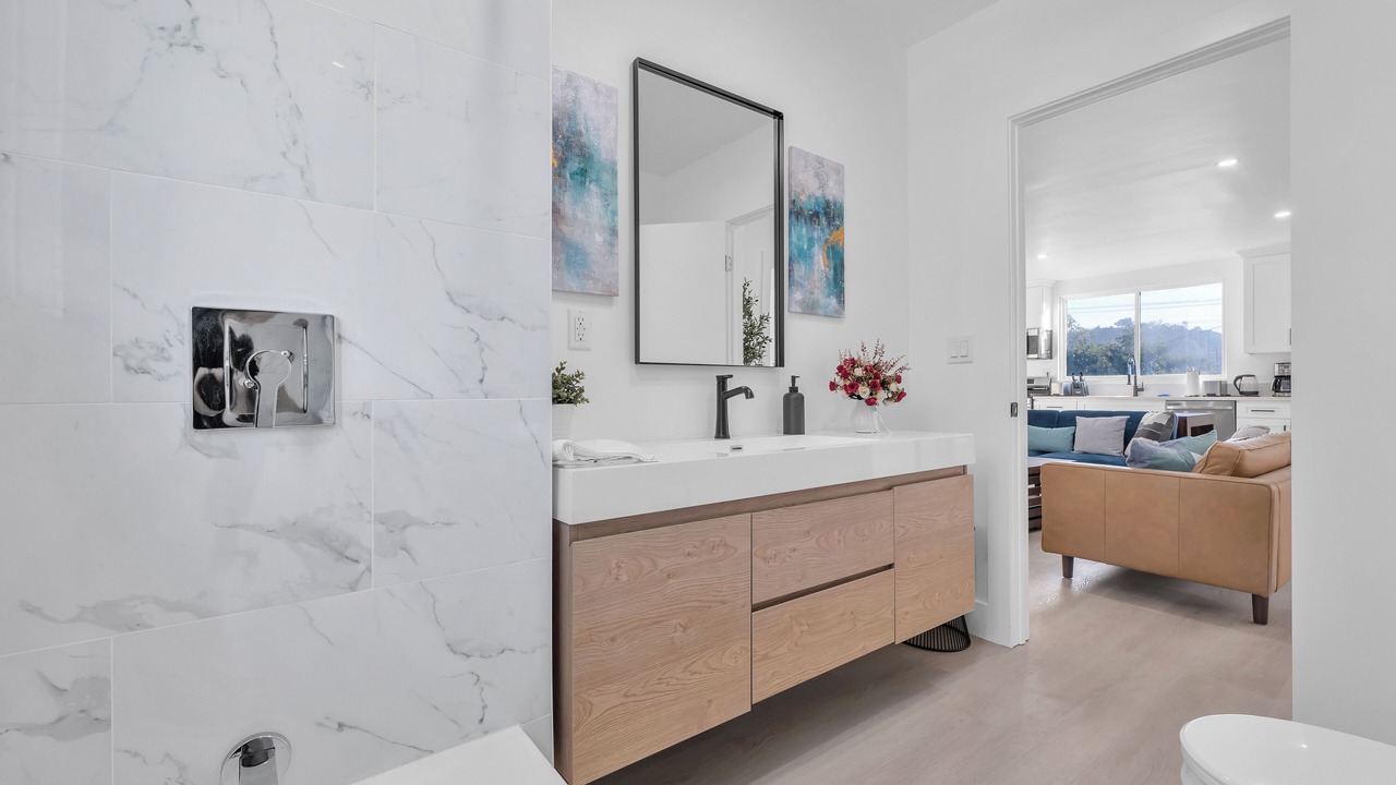 Photo of Bathroom in Cypress Park