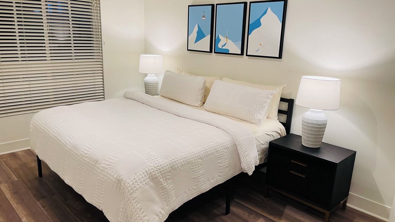 Photo of Bedroom in Beverly Grove