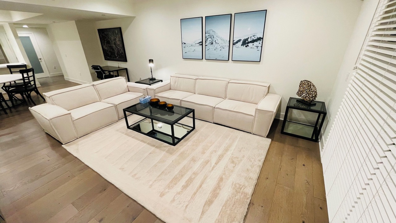 Photo of Livingroom in Beverly Grove