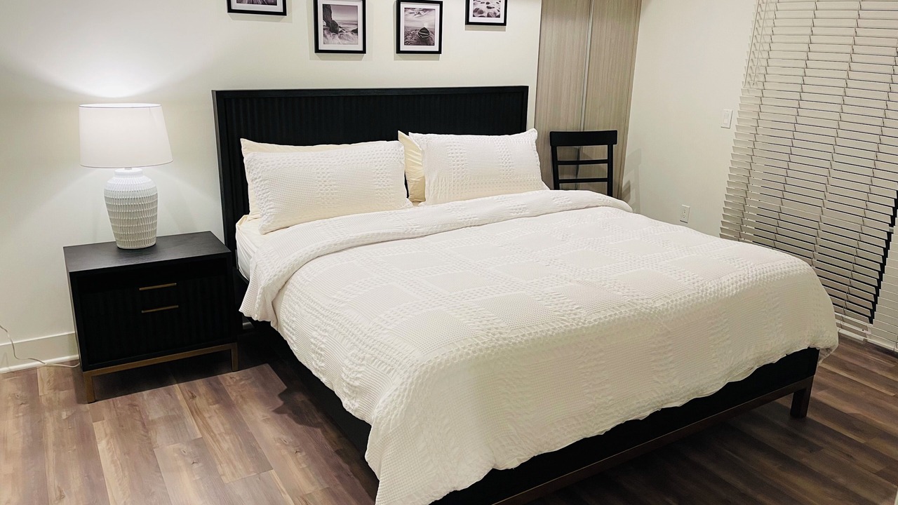 Photo of Bedroom in Beverly Grove