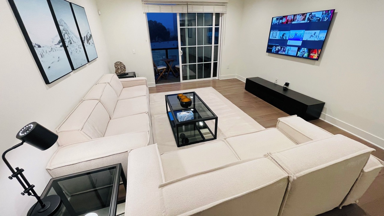 Photo of Livingroom in Beverly Grove