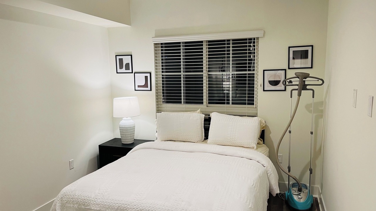 Photo of Bedroom in Beverly Grove