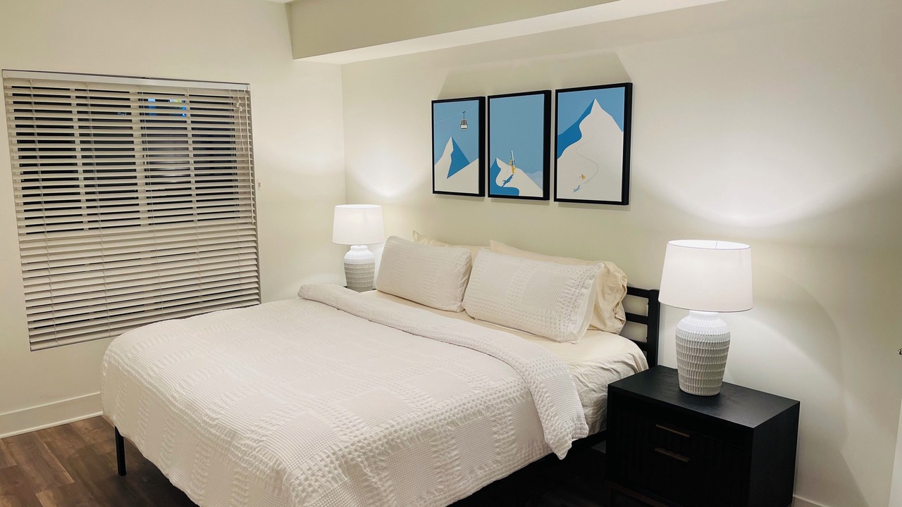 Photo of Bedroom in Beverly Grove
