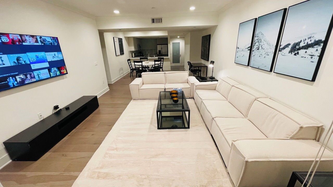 Photo of Livingroom in Beverly Grove
