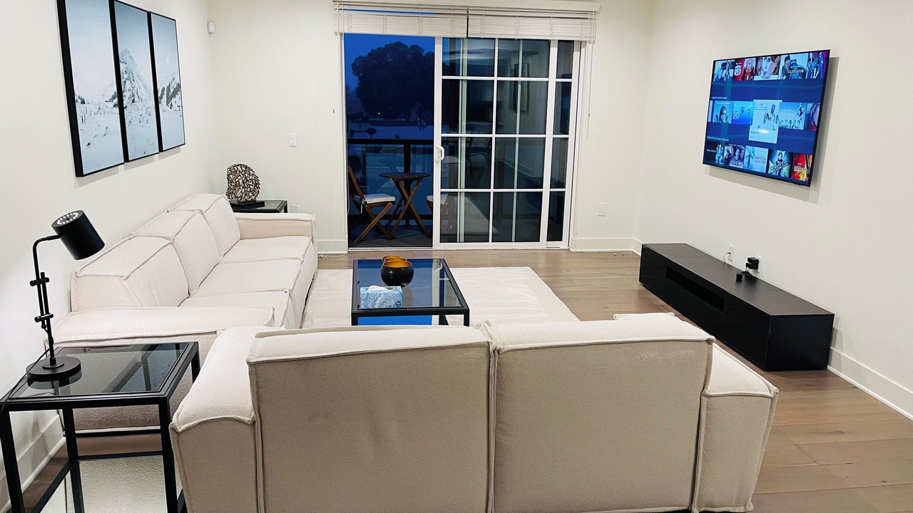 Photo of Livingroom in Beverly Grove