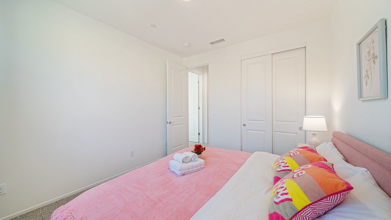 Photo of Bedroom in Walnut