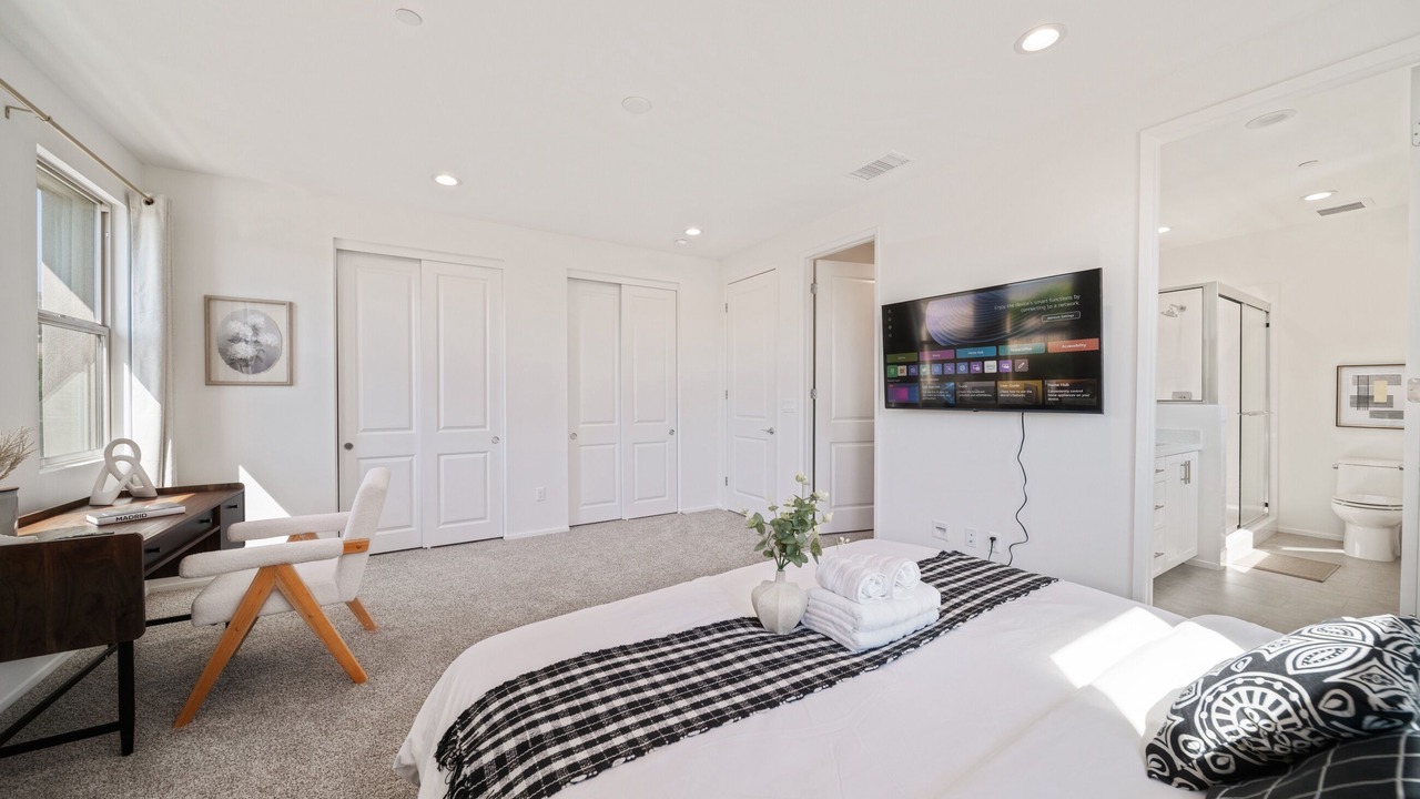 Photo of Bedroom in Walnut