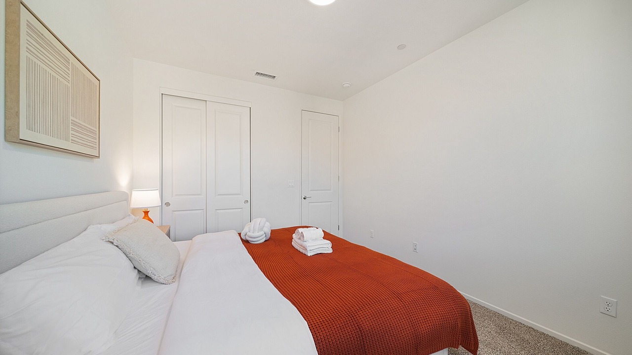 Photo of Bedroom in Walnut