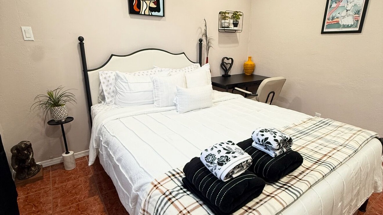 Photo of Bedroom in Hawthorne