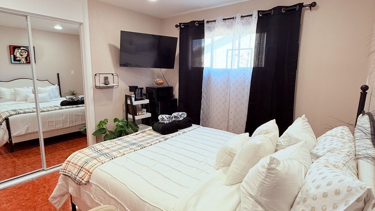 Photo of Bedroom in Hawthorne