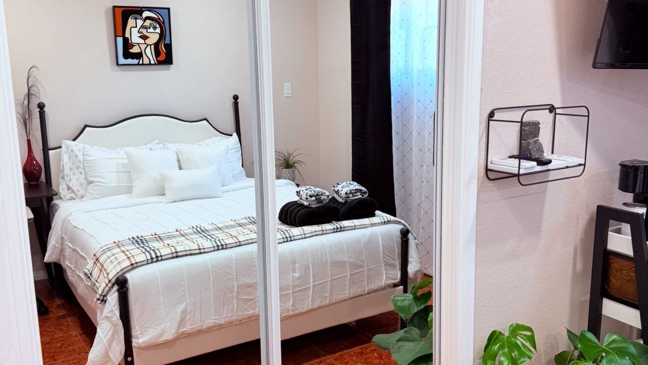 Photo of Bedroom in Hawthorne