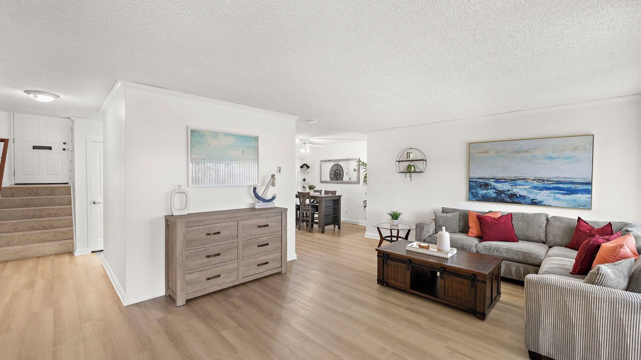 Photo of Livingroom in Downtown