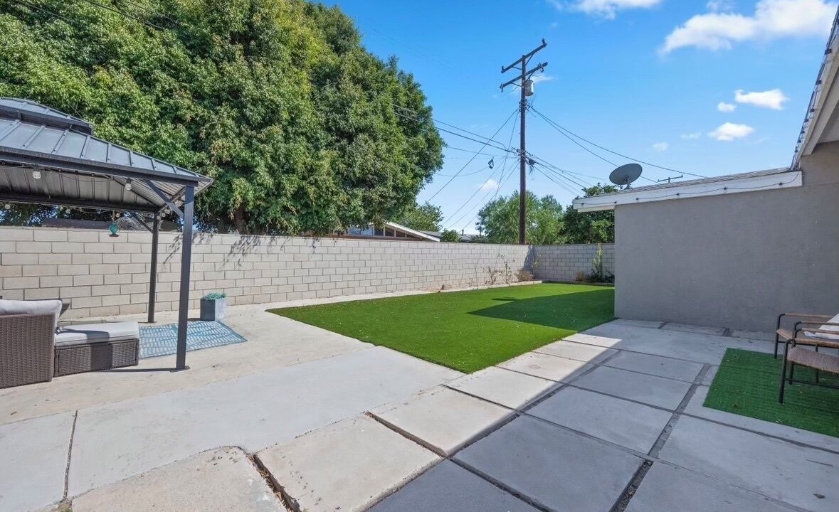 Photo of Patio Balcony in Northwest Anaheim