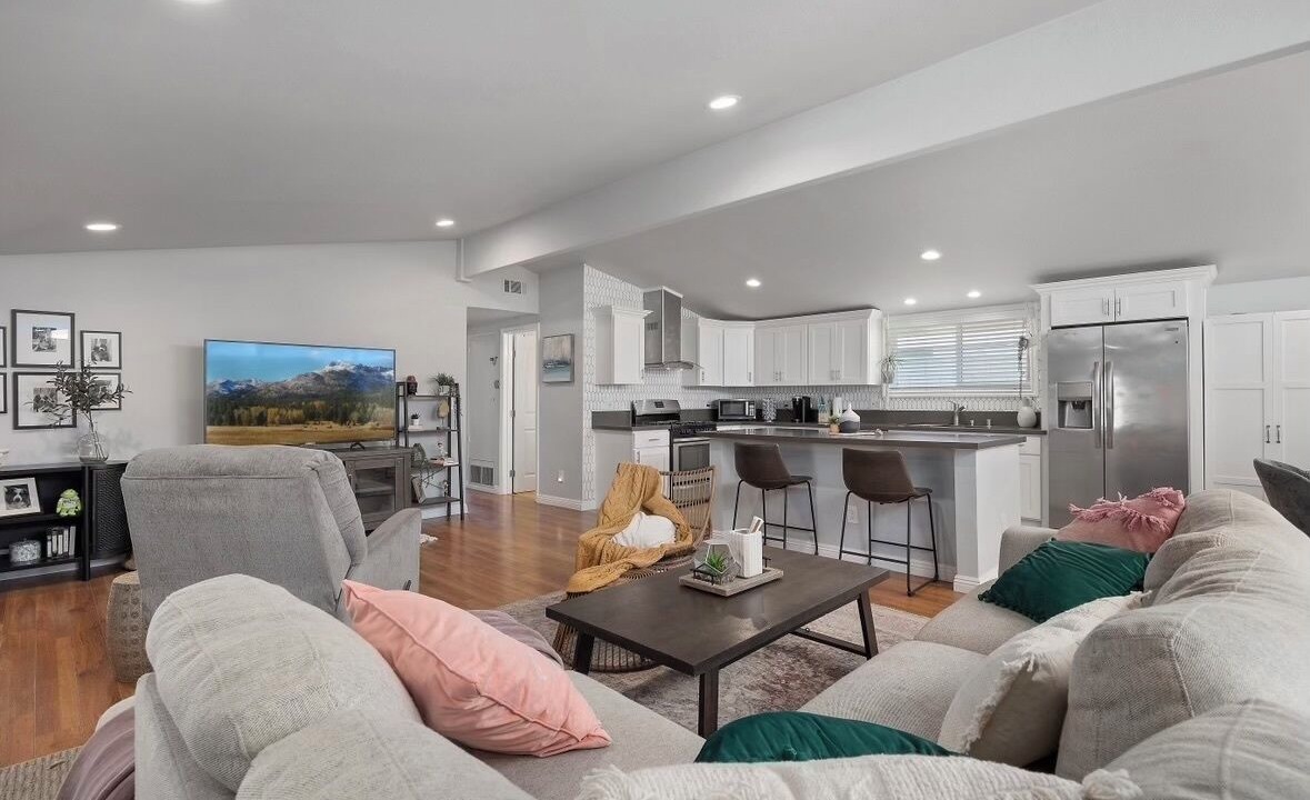 Photo of Livingroom in Northwest Anaheim