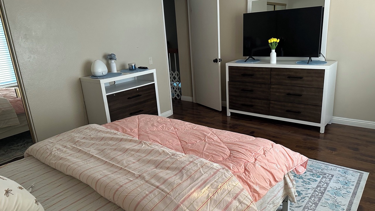 Photo of Bedroom in Walnut