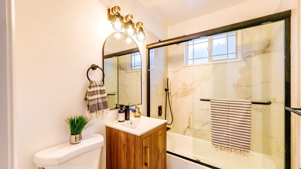 Photo of Bathroom in Lower Bal