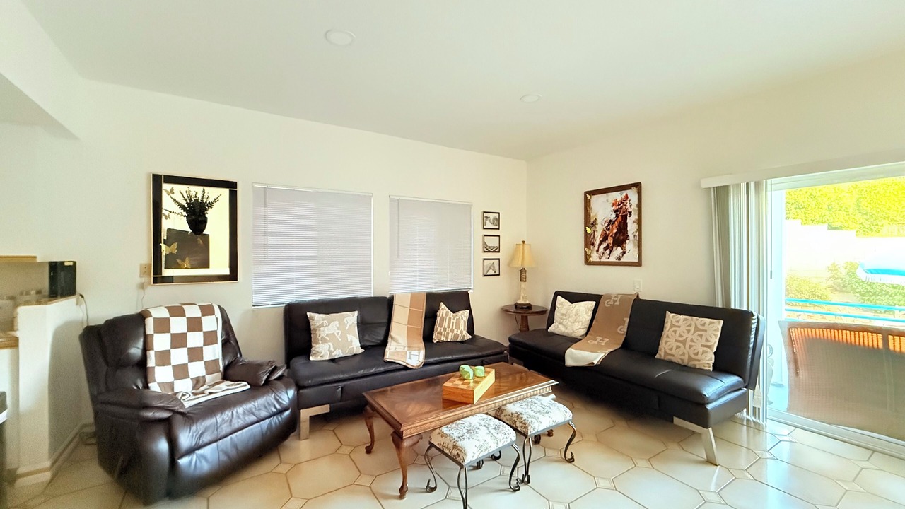 Photo of Livingroom in Del Mar Heights
