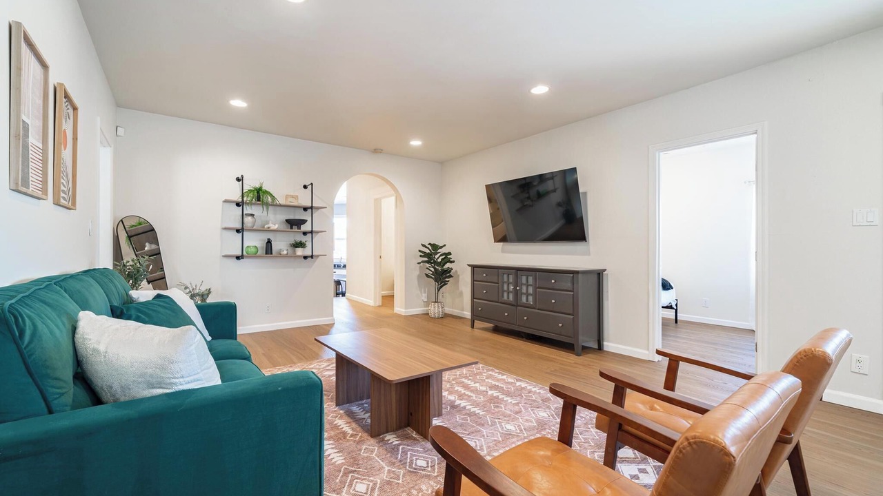 Photo of Livingroom in Davis Tract