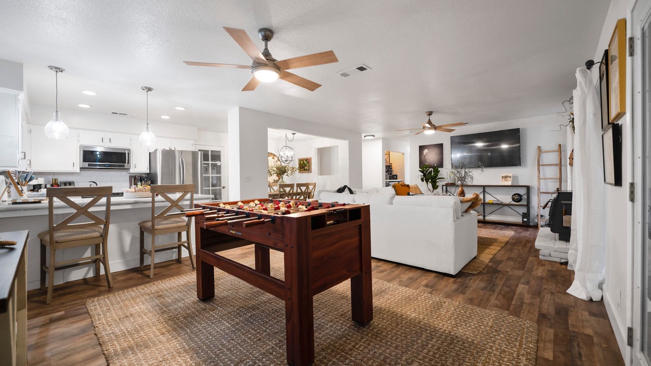 Photo of Livingroom in Springville
