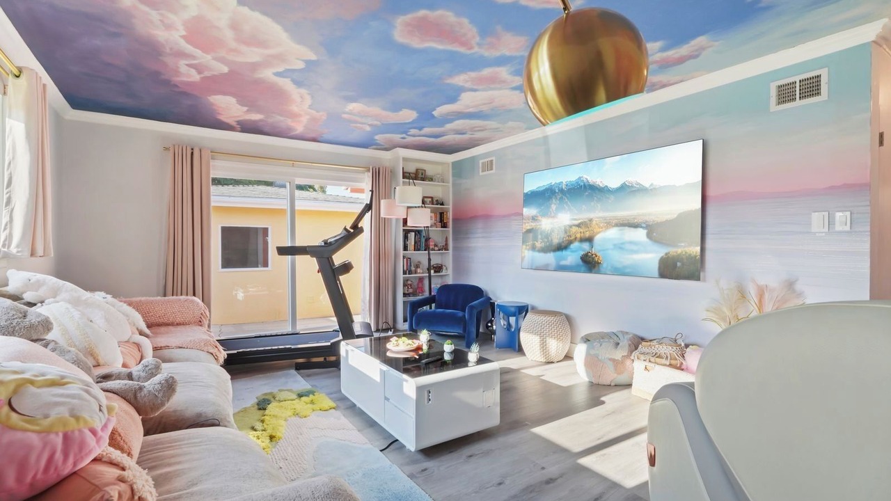 Photo of Bedroom in Warner Center
