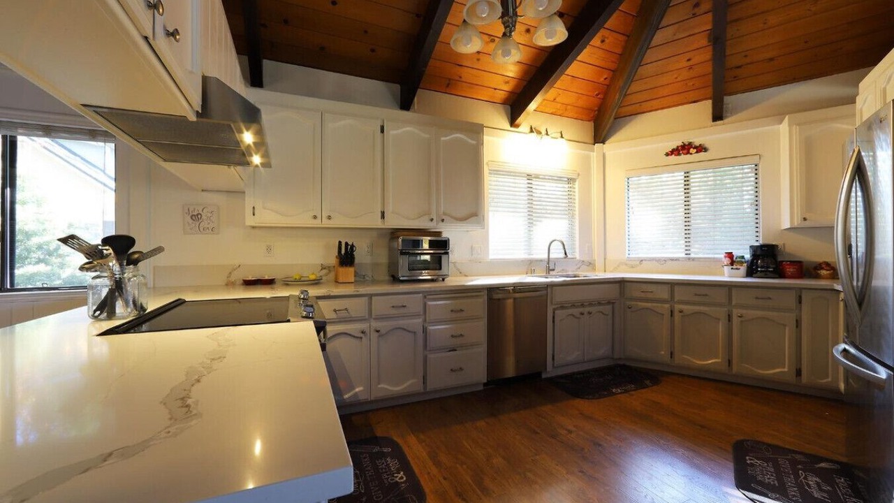 Photo of Kitchen in Apple Hill