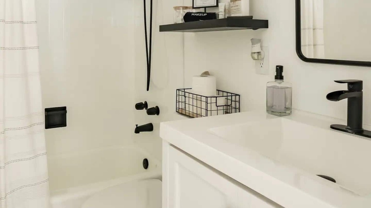 Photo of Bathroom in Mission Hills