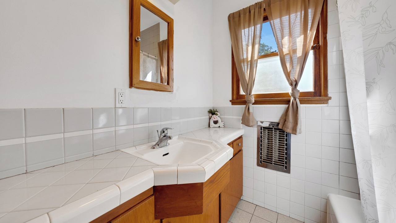Photo of Bathroom in Alhambra