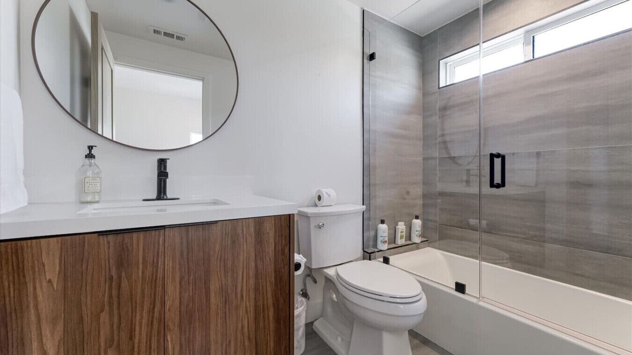 Photo of Bathroom in Sherman Oaks